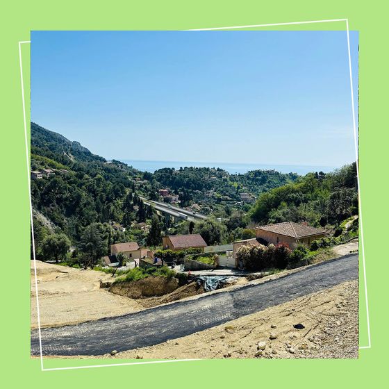 Carrousel Instagram Pitch Immo — vue sur la vallée et la mer